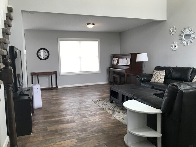 Foto del edificio - 2119 Meadowsweet Pkwy