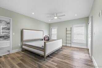 Building Photo - 11311 Pond View Dr