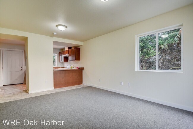 Building Photo - 2 br, 1 bath House - 330 NE 7th Ave #2