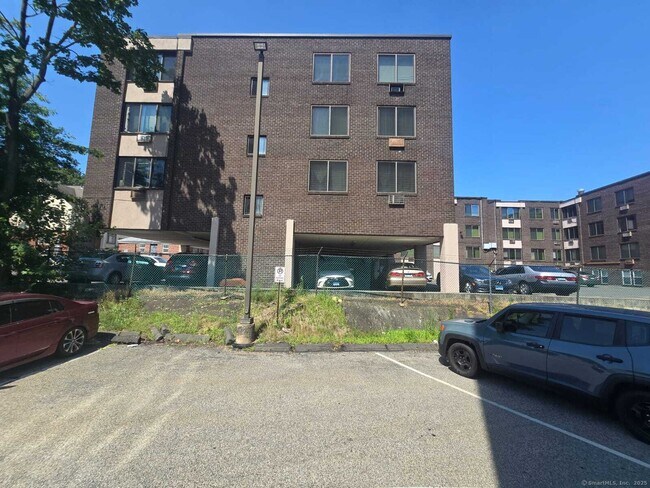 Foto del edificio - 1021 Asylum Ave
