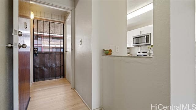 Building Photo - 98-626-626 Moanalua Loop