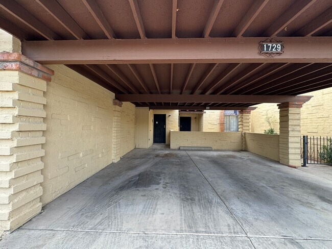Foto del edificio - 2Bdm 2Ba towhome, great location! call today!