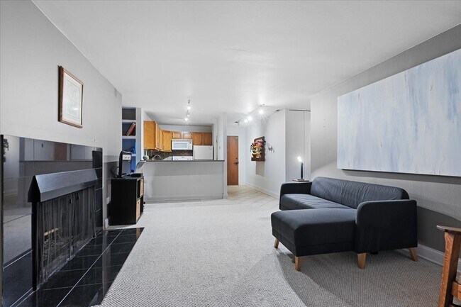 Foto del edificio - 5830 Oakwood Dr