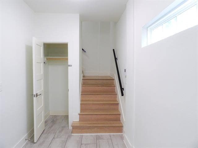 Building Photo - 2318 Stutz Dr