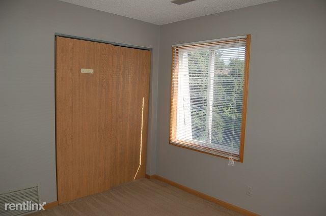 Building Photo - 2 br, 1 bath  - 1014 Oakcrest St Apt 1