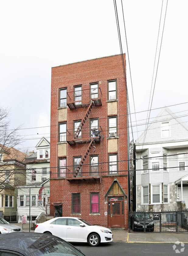 Building Photo - 3283 Decatur