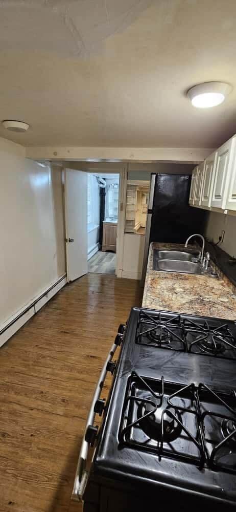 Building Photo - 724 3rd Ave