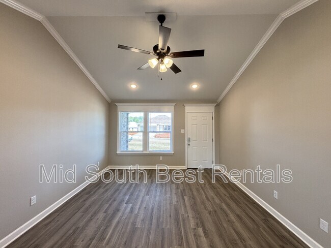 Foto del edificio - 619 Hill Rd