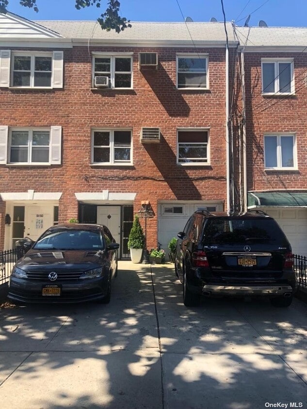 Primary Photo - 31-28 74th Street