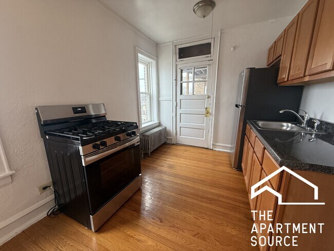 Foto del edificio - 5423 W Montrose Ave