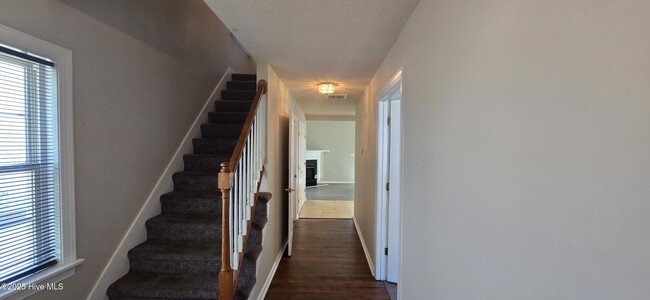 Foto del edificio - 3427 Westgate Dr