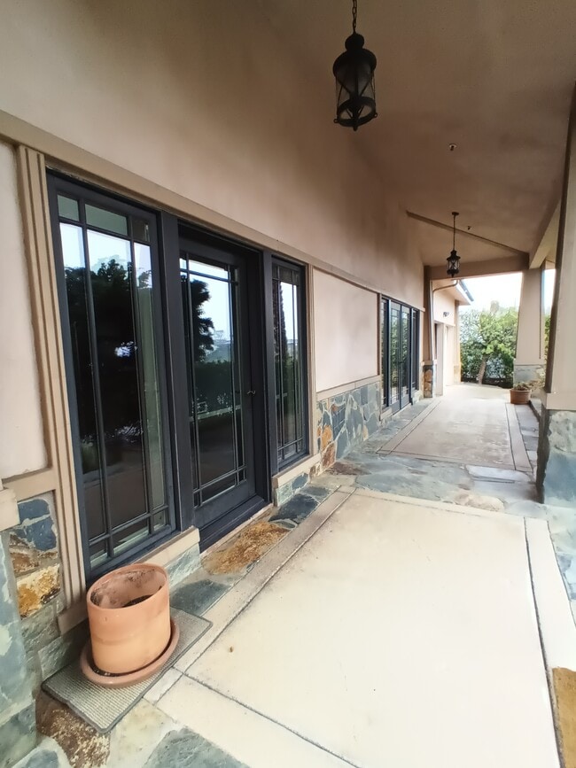 Building Photo - 1572 Silverwood Dr
