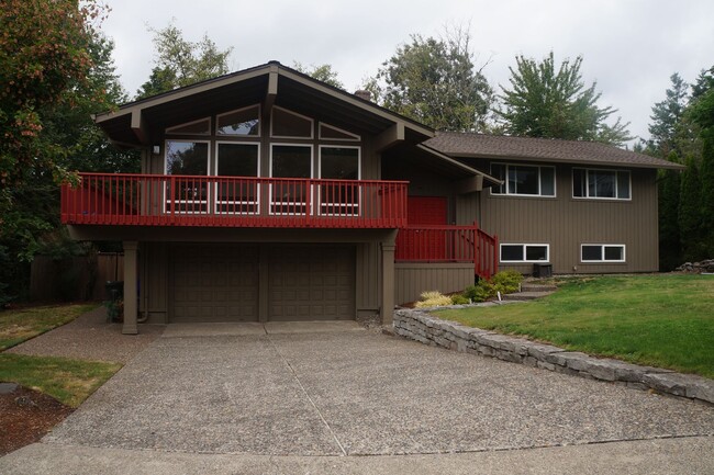 Building Photo - Beautiful NW Portland Heights 4 bedroom