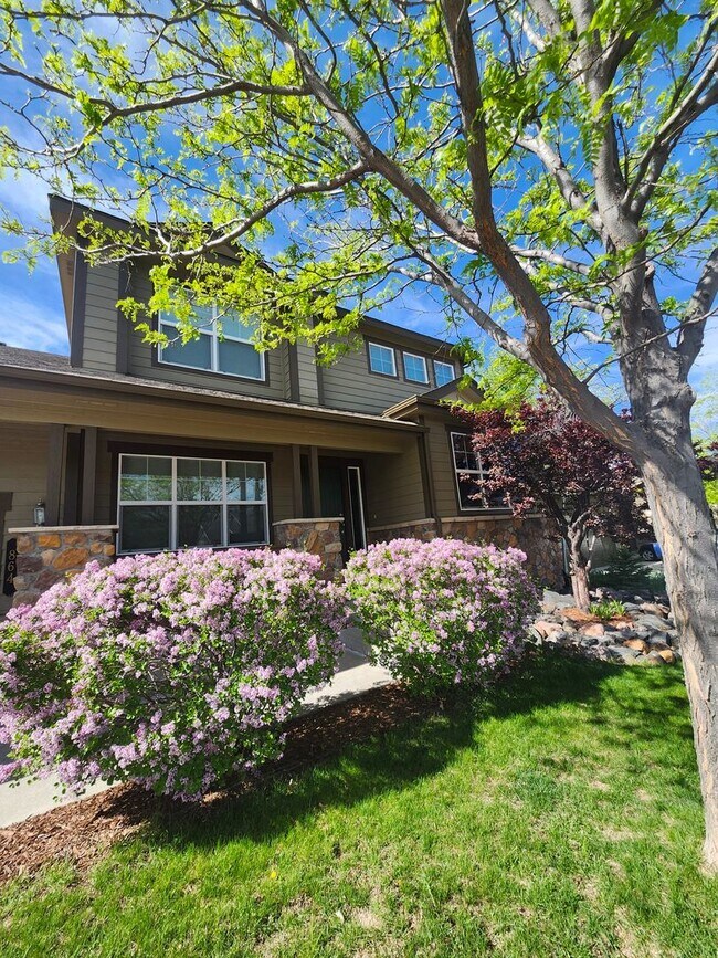 Foto del edificio - Convenient Castle Rock home on Culd-a-sac ...