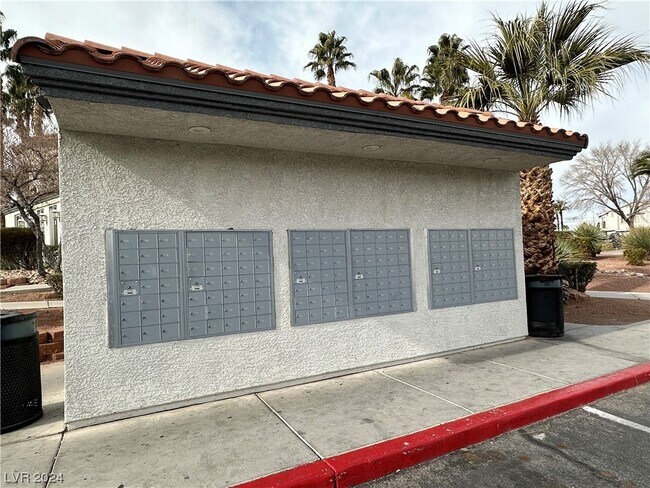 Foto del edificio - 3318 N Decatur Blvd