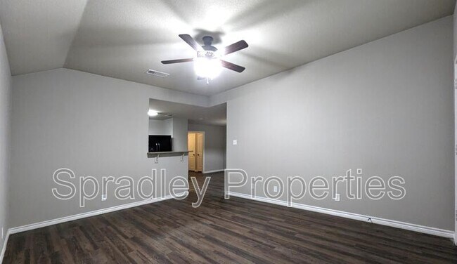 Building Photo - 614 A Paseo del Plata Dr