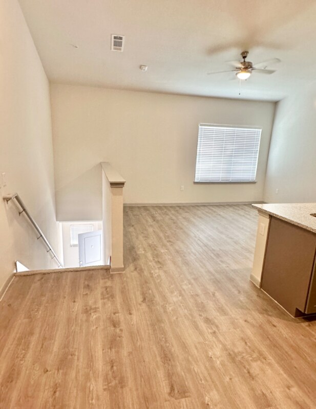 Foto del edificio - 1101 Halsey Dr
