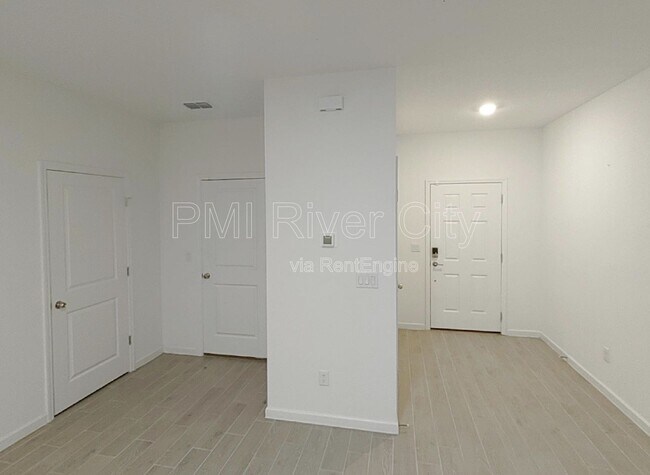 Foto del edificio - 347 Belfort Ct