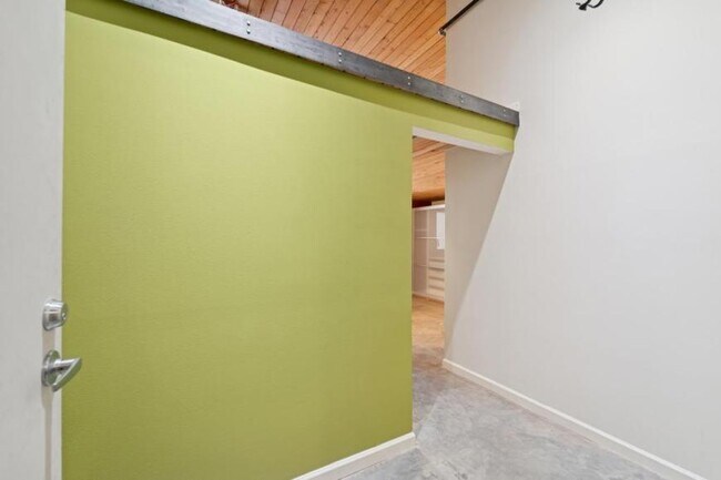 Building Photo - 0 bedroom in Seattle WA 98122