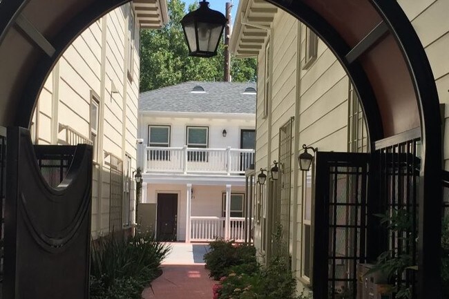 1319 G St Unit 1319 Sacramento Ca 95814 Apartment For Rent In