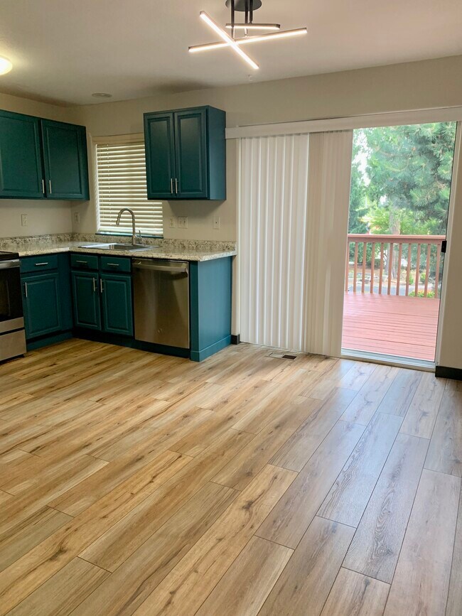 Kitchen/Deck - 21415 SE Alder Ct
