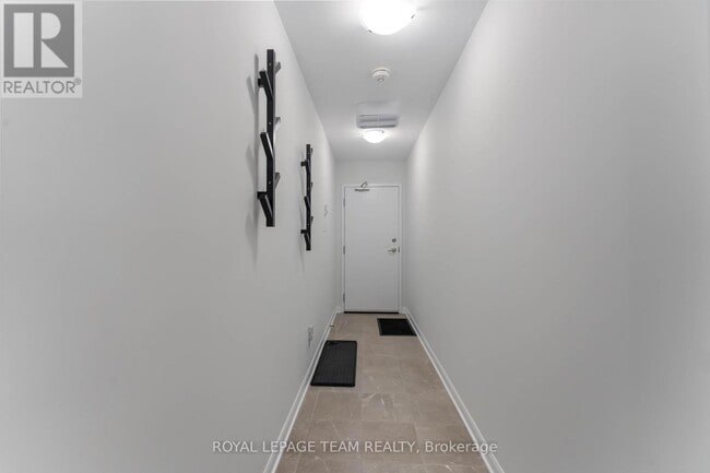 Building Photo - 719 Arcadian Private