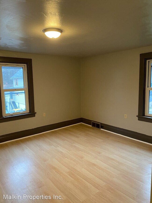 Foto del edificio - 3 br, 1 bath House - 209 N. Lincoln Avenue