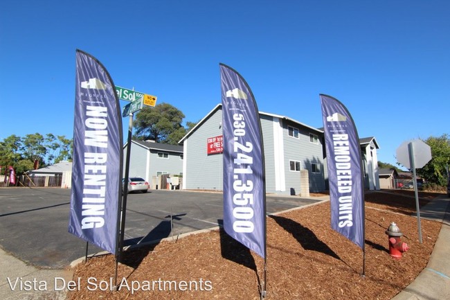Building Photo - 1000-1030 Del Sol Pl