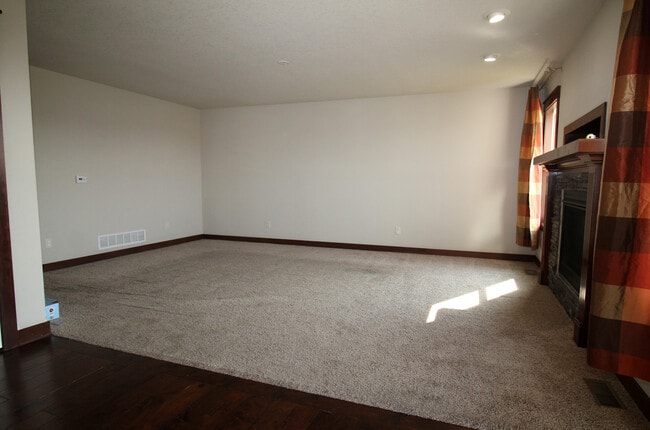 Foto del edificio - 350 28th St SE