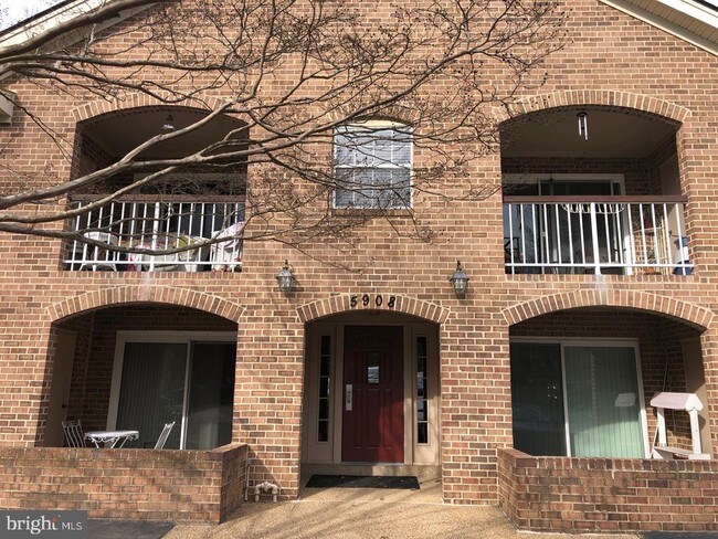 Foto del edificio - 5908 Cove Landing Rd