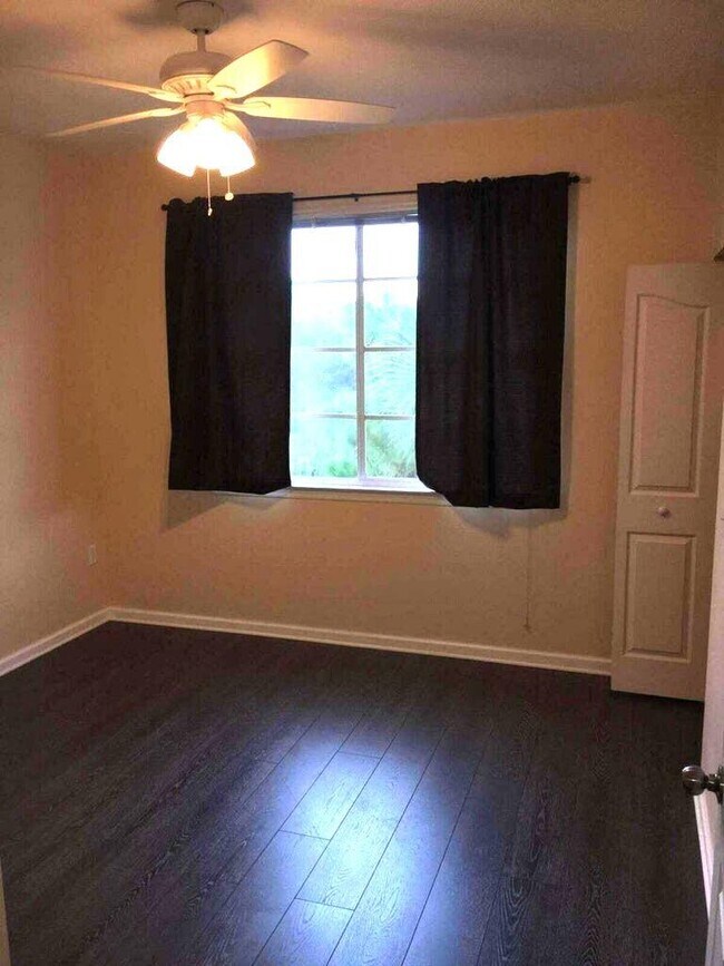 Foto del edificio - 2308 Myrtlewood Cir E