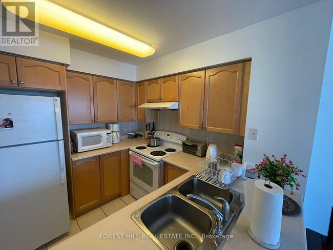 Building Photo - 18 Spring Garden Ave