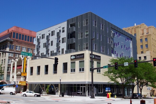 Building Photo - Limelight at Sixteenth