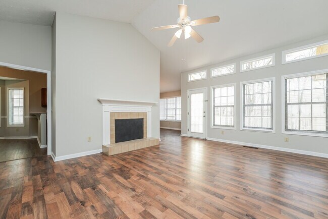 Foto del edificio - 405 Clearwater Pl