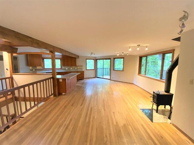 Building Photo - 517 Lake Washington Boulevard South