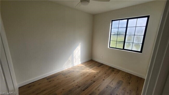 Foto del edificio - 3820 20th St W