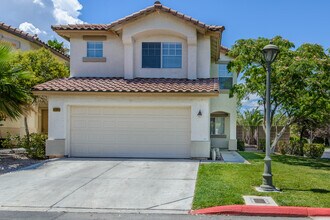 Building Photo - 1133 Milpas Ln