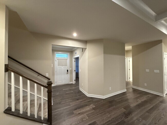 Foto del edificio - 8807 Chapel Grove Crossing Dr