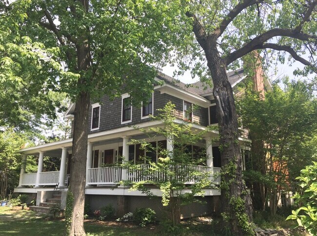 Foto del edificio - 819 N Cleveland St