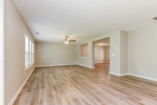 Building Photo - 495 Branch Valley Dr