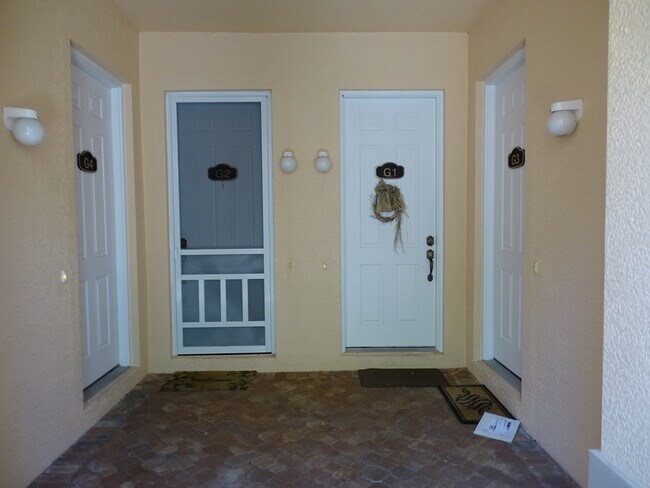 Foto del edificio - Newly Renovated & Available Now - Furnishe...