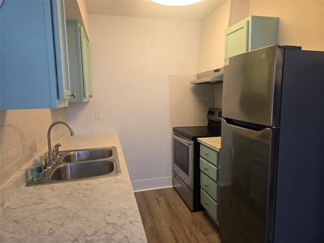 Building Photo - 725 Broadway Avenue J