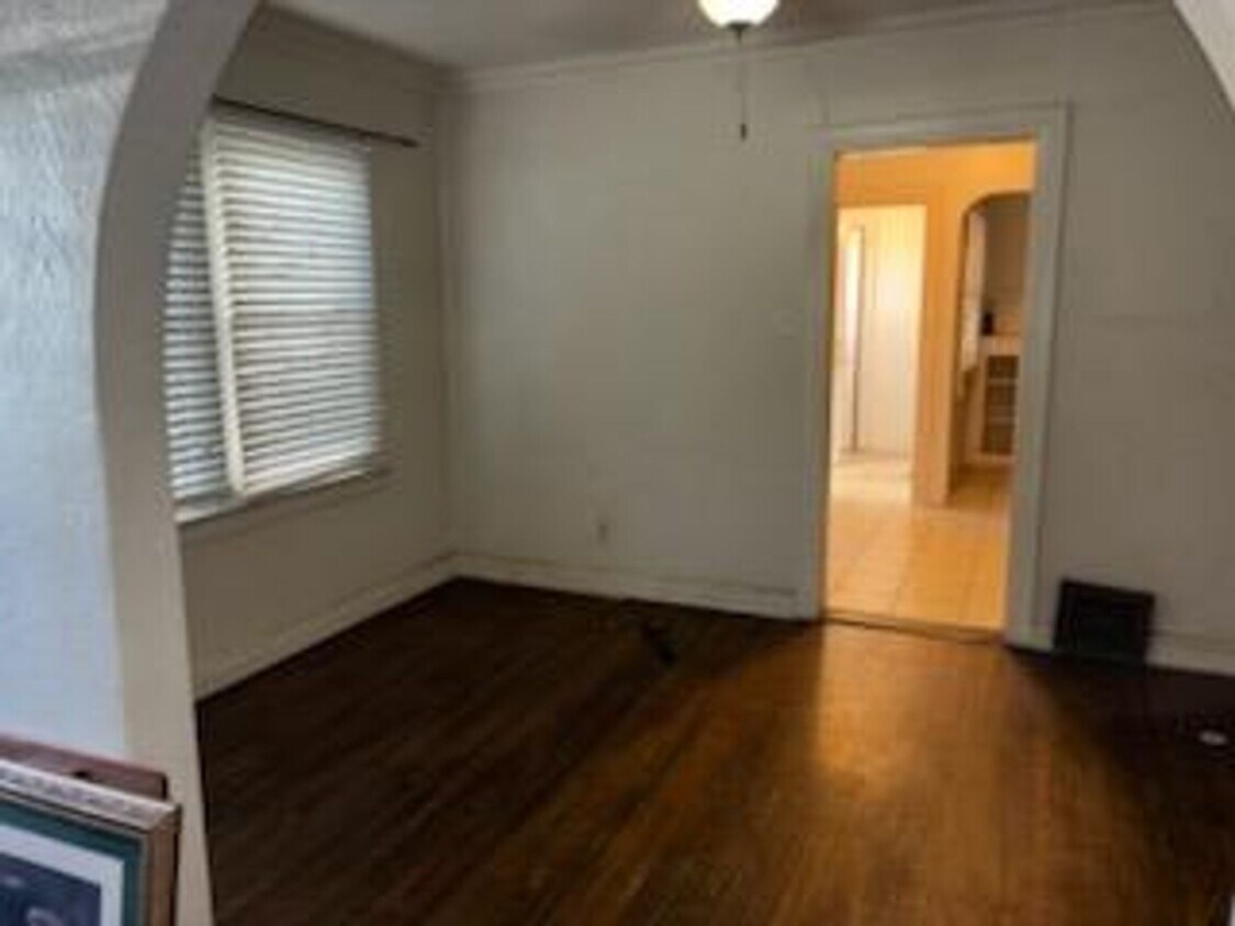 Foto del edificio - 2528-2530 Park Way