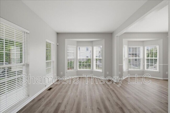 Foto del edificio - 42211 Marcy Way