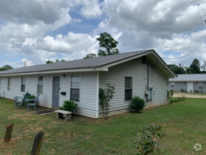 Building Photo - 19474 Magnolia St