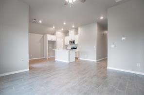 Building Photo - 13045 NE 9th St