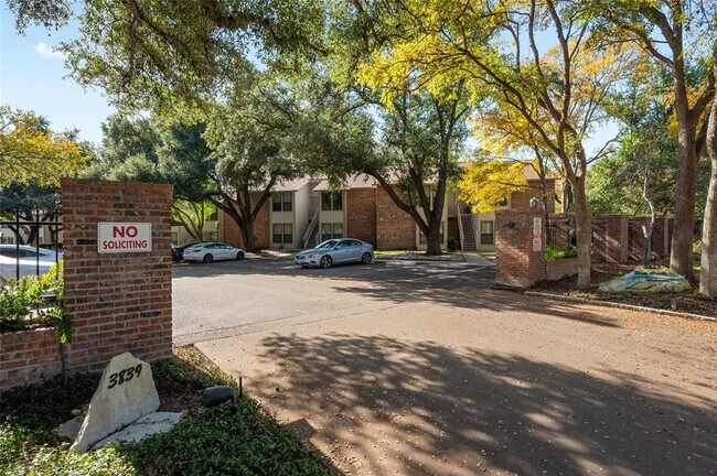 Foto del edificio - 3839 Dry Creek Dr