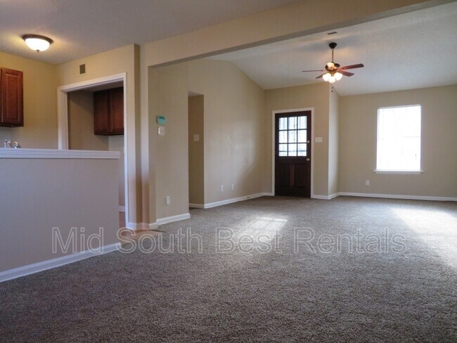 Foto del edificio - 3855 Windermere Rd