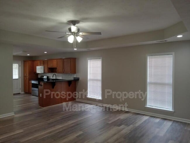 Foto del edificio - 721 Pine Hill Ct