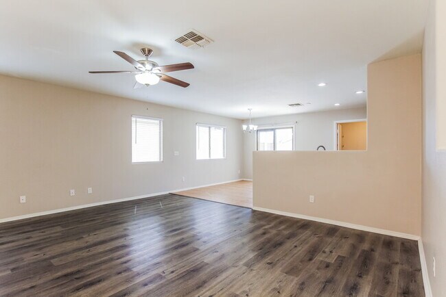 Foto del edificio - 6321 W Superior Ave